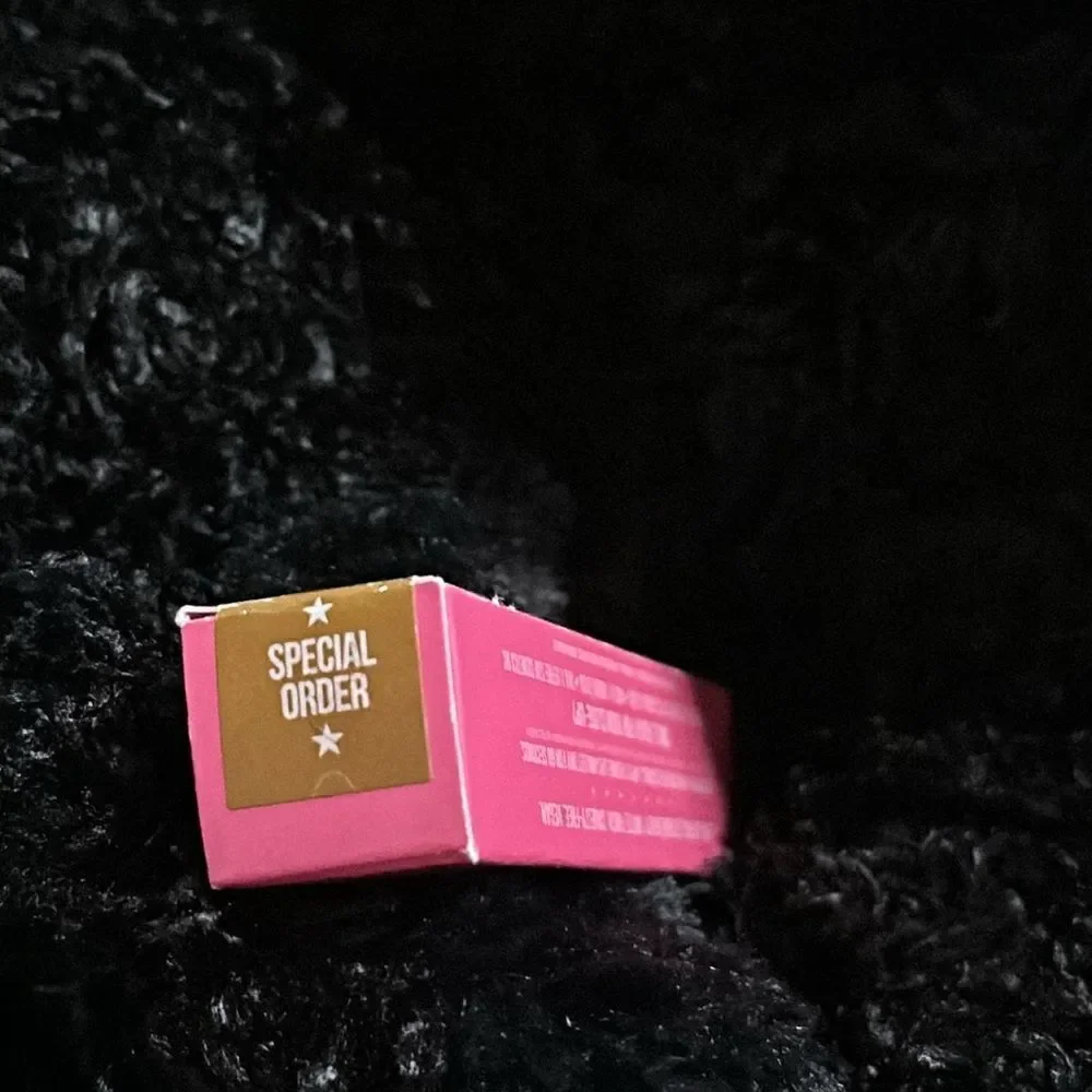 NWT JEFFREE STAR VELOUR LIQUID LIPSTICK in SPECIAL ORDE